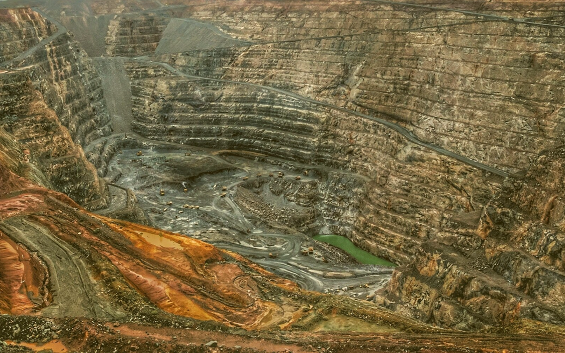 Cover Image for VIAROC RESOURCES